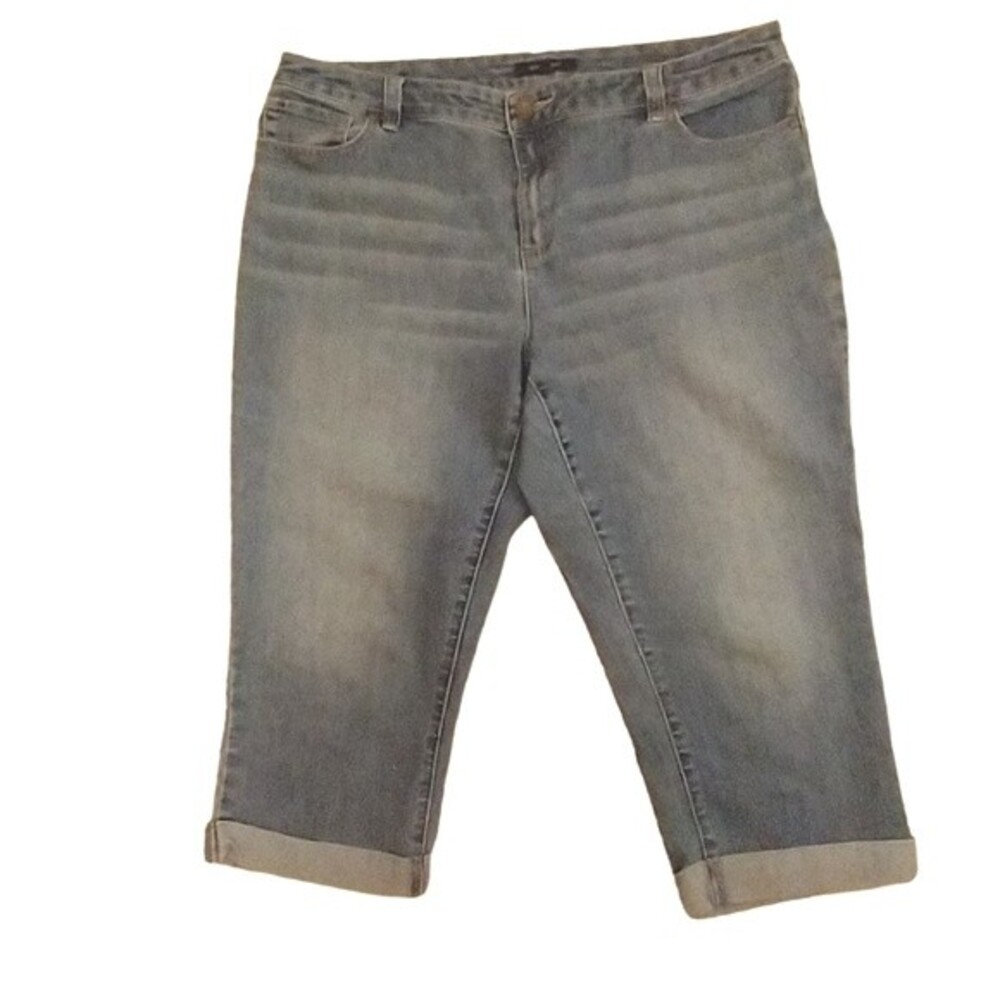 Daisy Fuentes size 14 Cuffed Capri Jeans